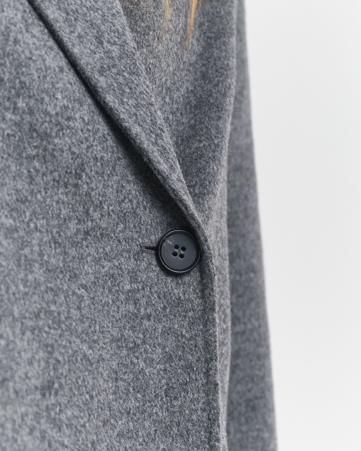 Handsydd jacka med b&auml;lte