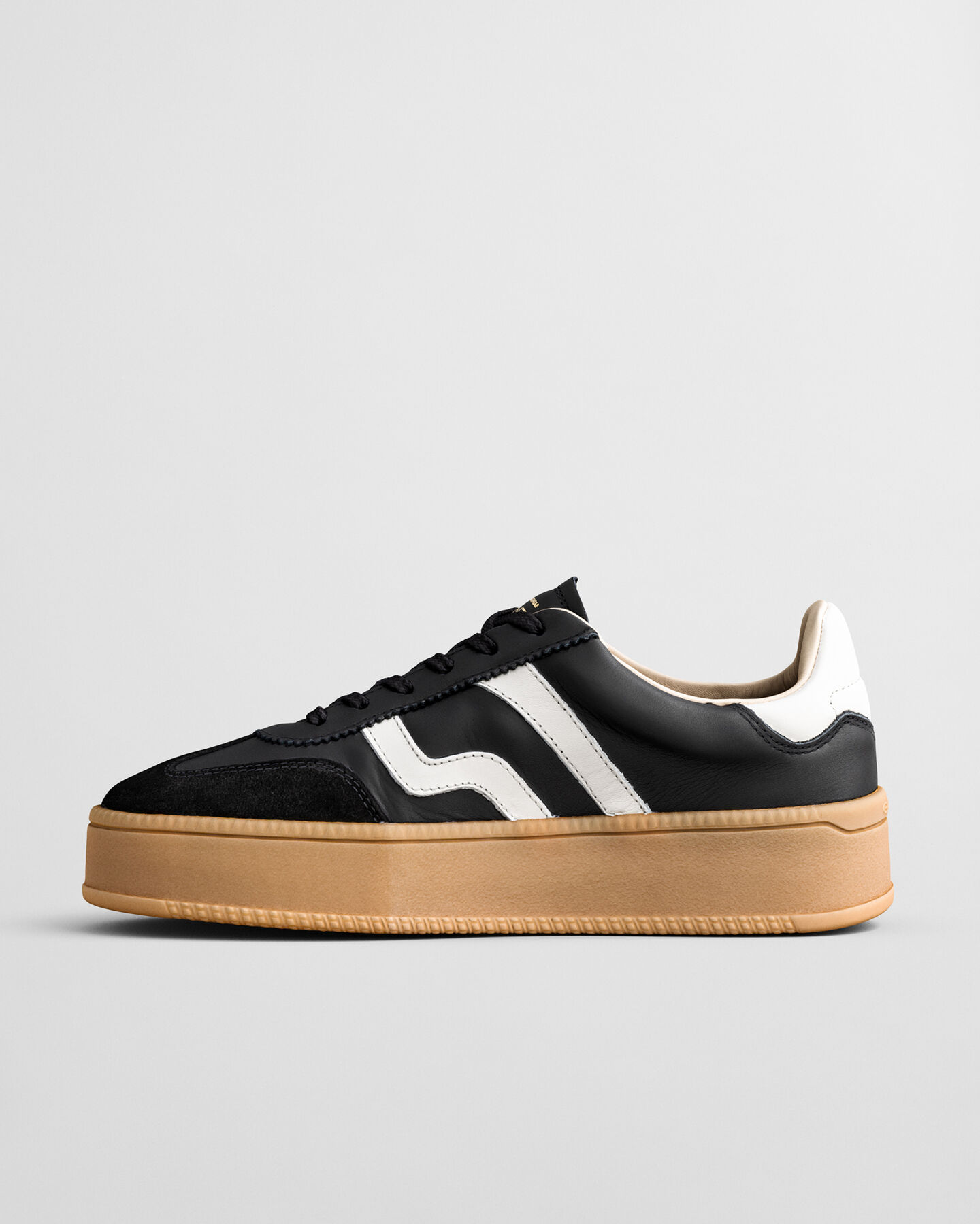 Cuzmani sneakers i l&auml;der