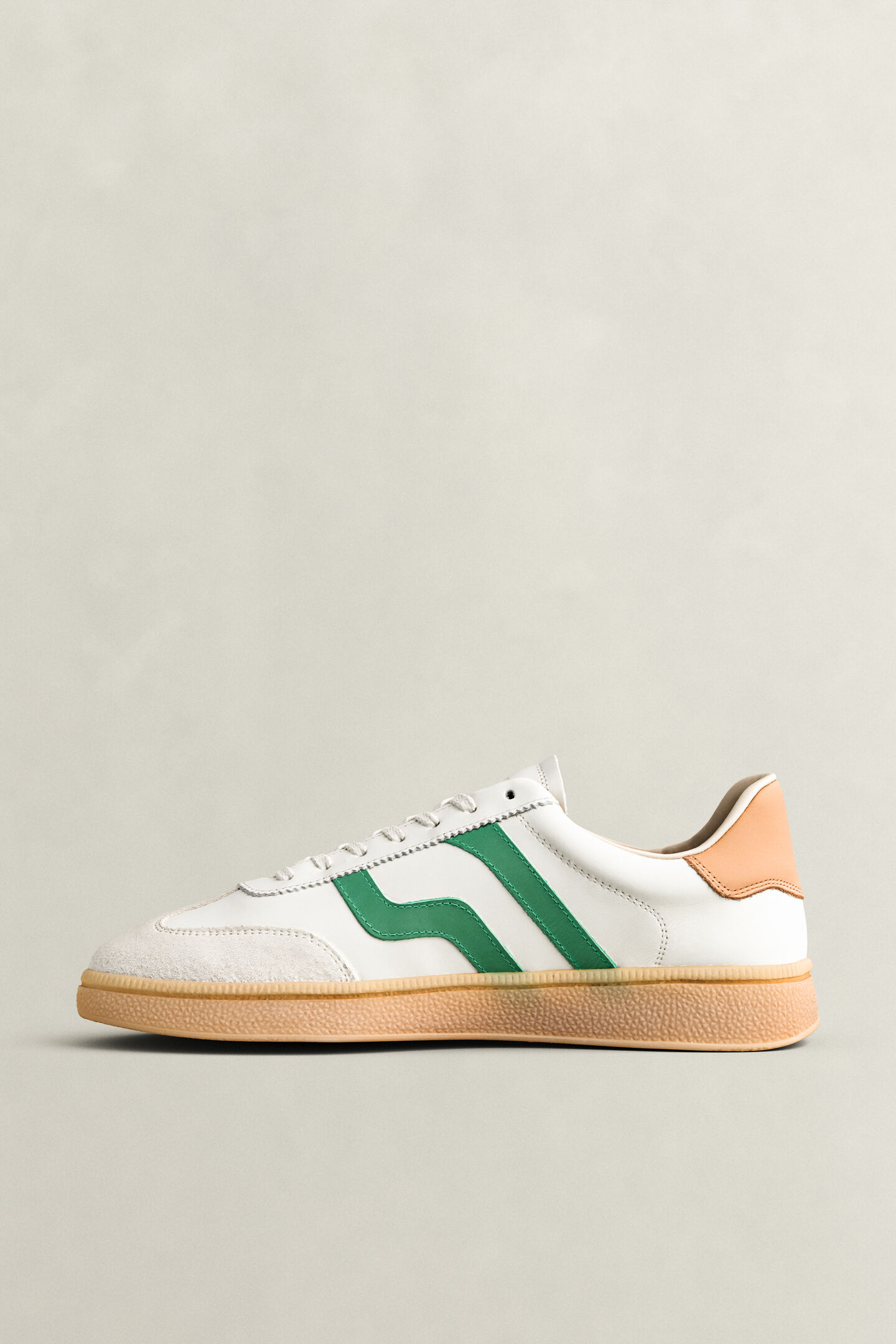 Cuzmo sneakers i l&auml;der