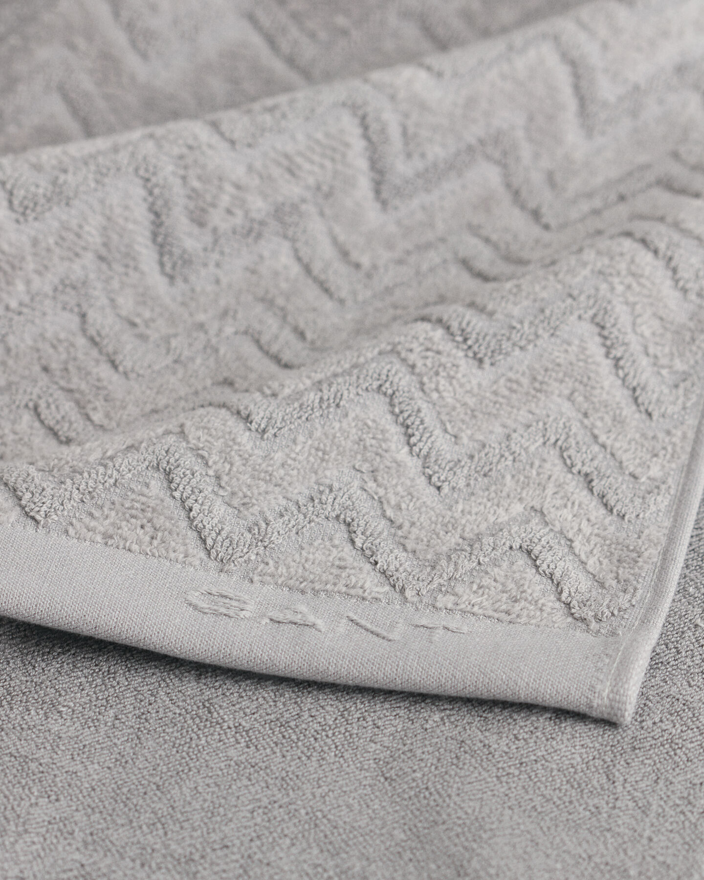 Jacquardv&auml;vd fiskbensm&ouml;nstrad handduk 70 x 140