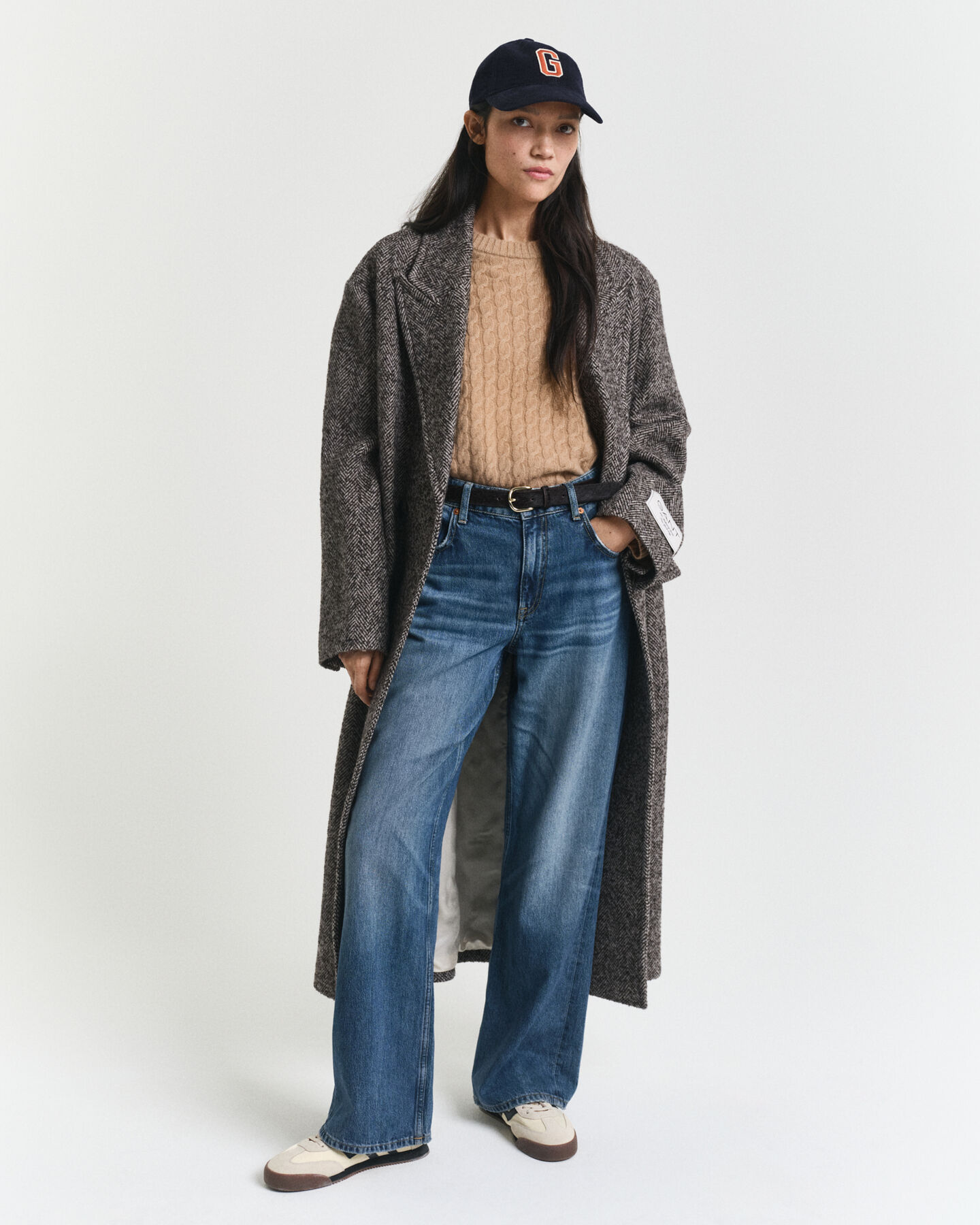 Kabelstickad tr&ouml;ja i kashmir med rund halsringning