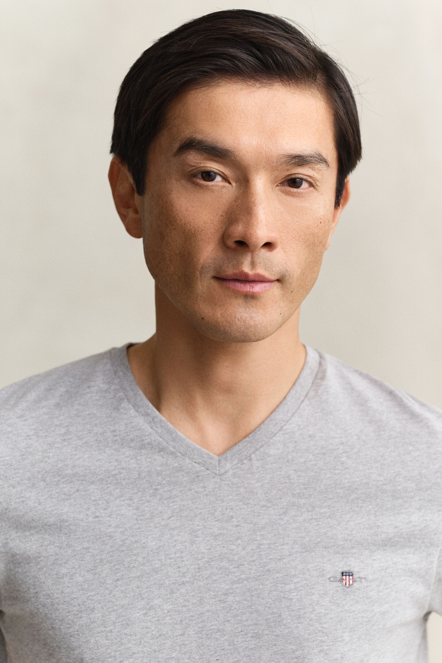 Slim fit Shield V-ringad T-shirt