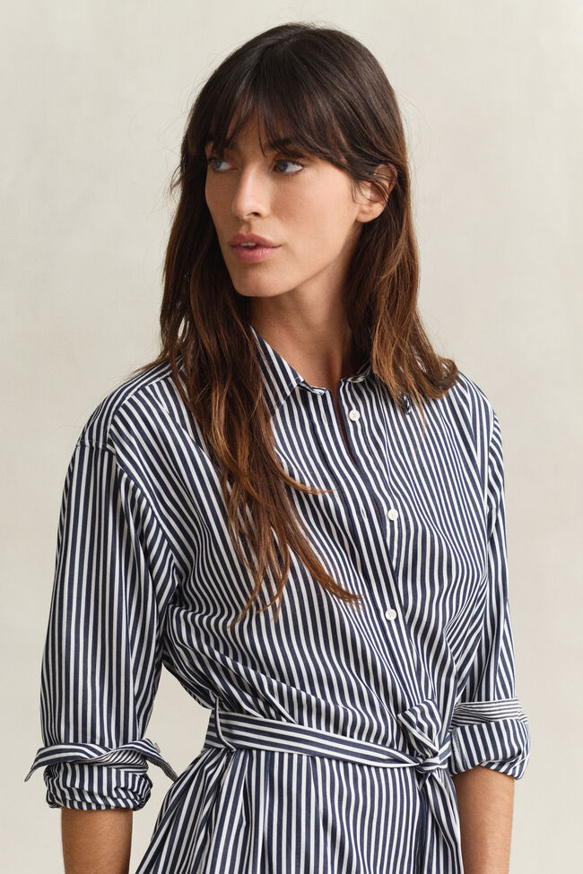 Randig skjortkl&auml;nning i poplin