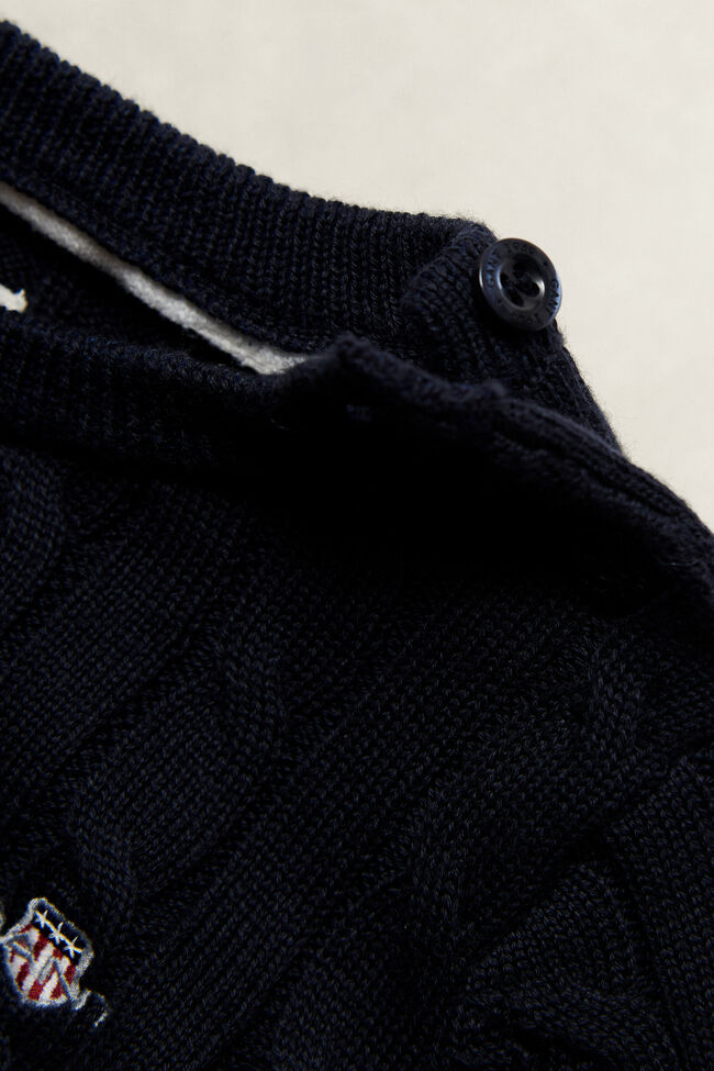 Girls kabelstickad tr&ouml;ja med sk&ouml;ldemblem