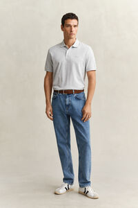 Regular fit jeans i stilren tv&auml;tt