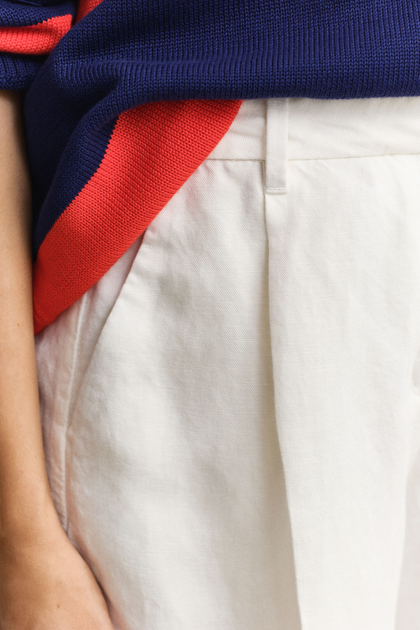 Skr&auml;ddarsydda shorts i linneblandning