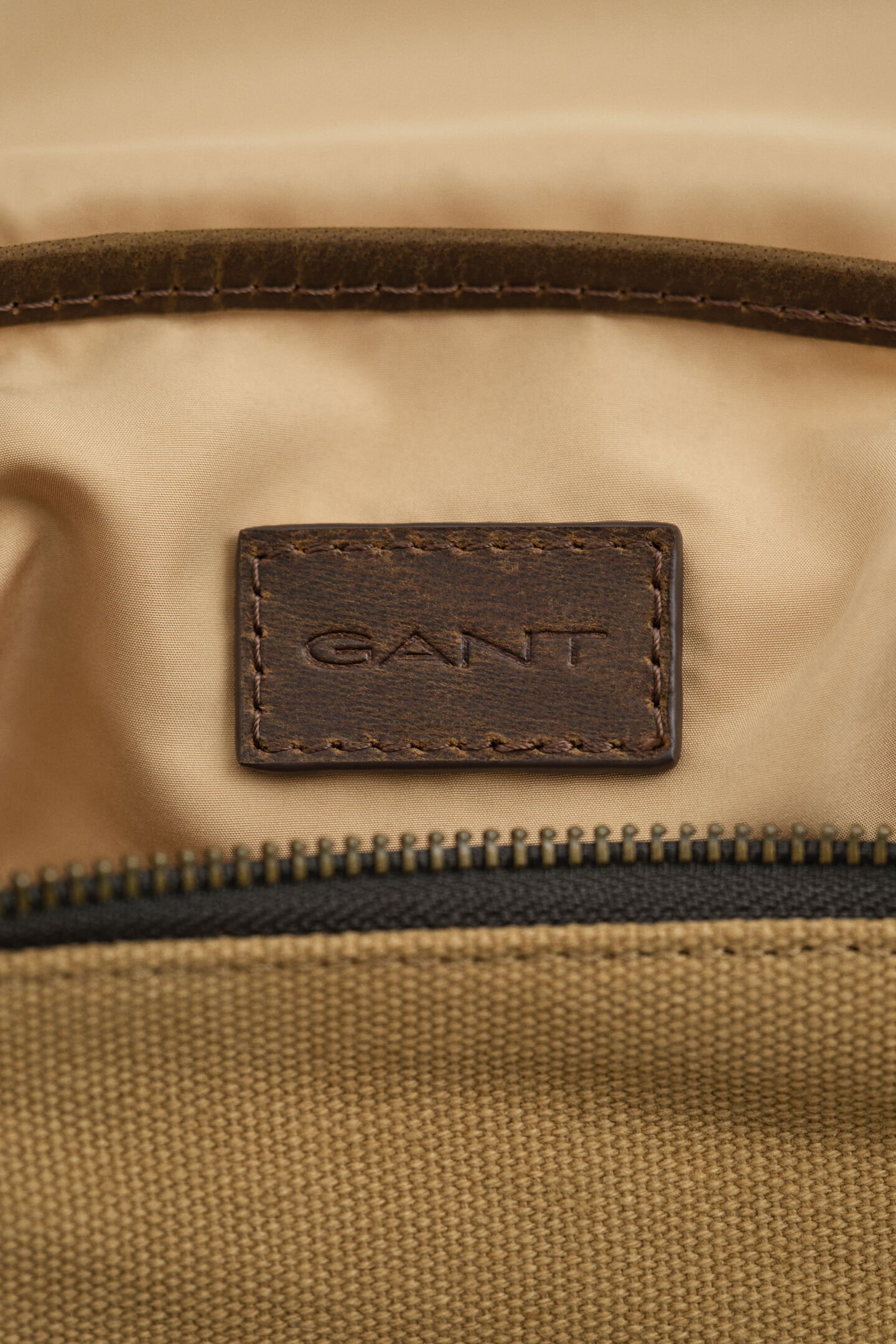 Modern necess&auml;r