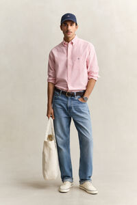 Klassisk oxfordskjorta med mellanbreda r&auml;nder