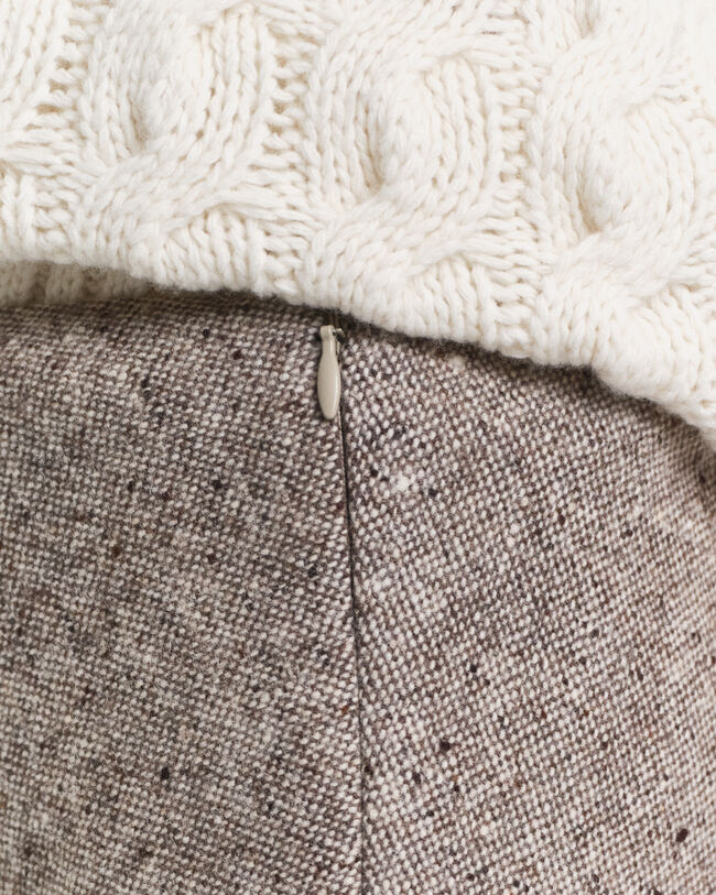 Utsv&auml;ngd midikjol i ull