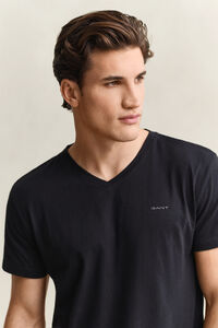 Tv&aring;pack V-ringade T-shirtar