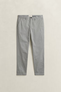Eleganta chinos med slim fit