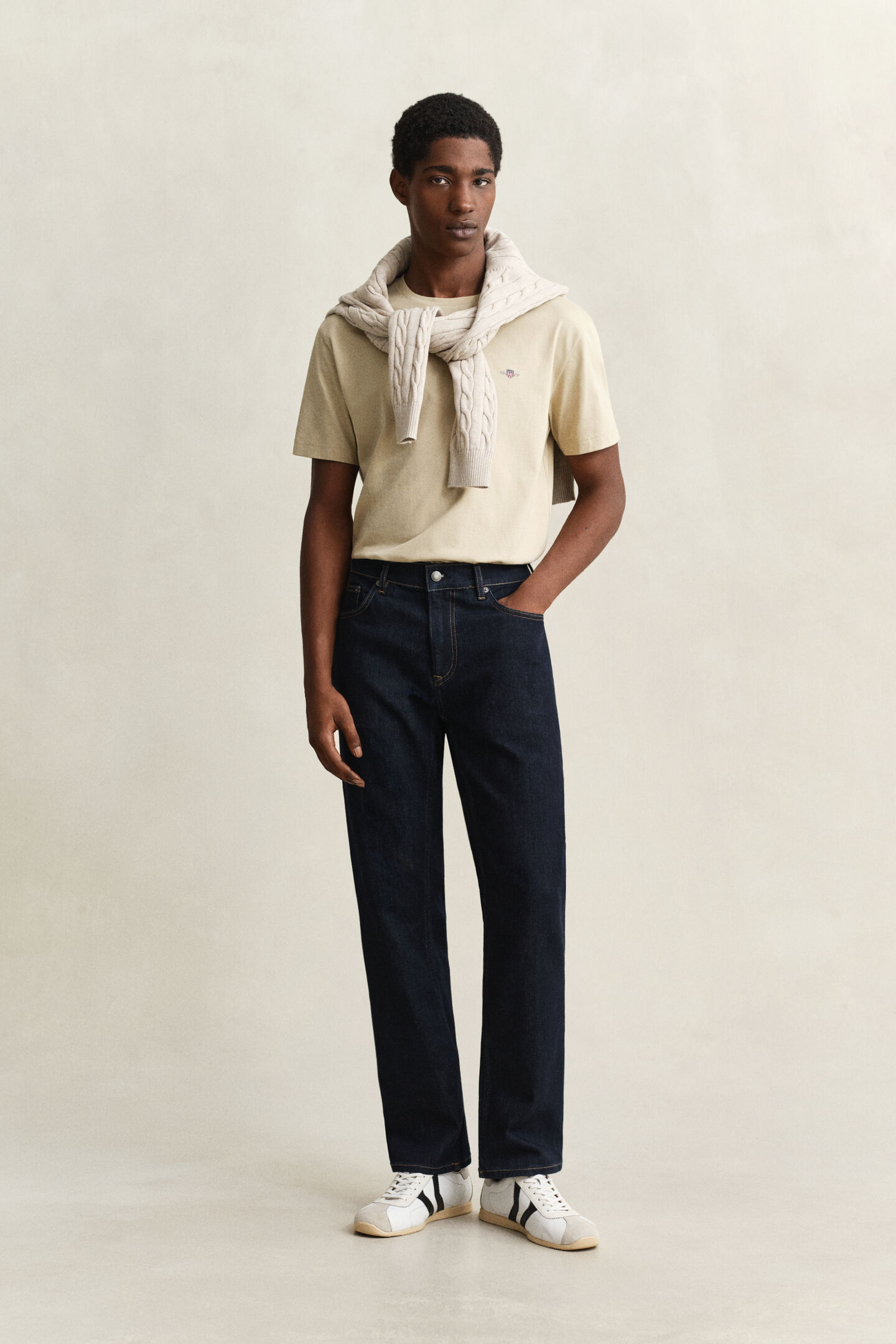 Regular fit jeans i stilren tv&auml;tt