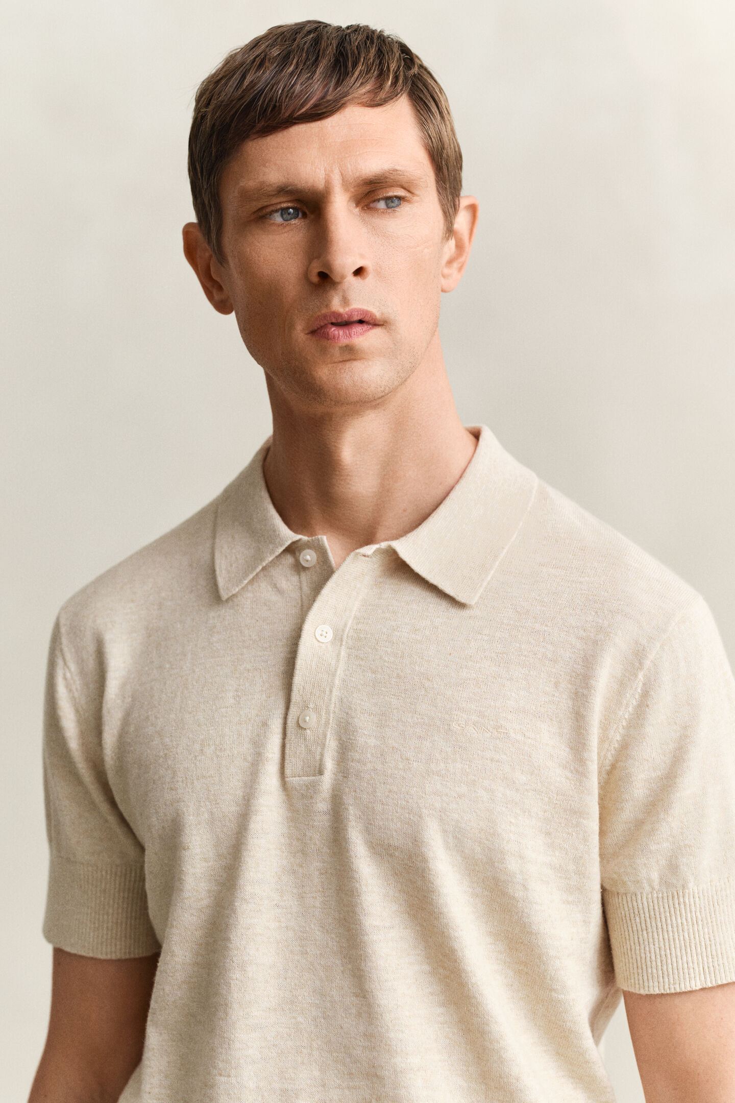 Kort&auml;rmad pik&eacute;tr&ouml;ja i grovspunnen bomullsblandning