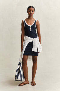 Ribbstickad kl&auml;nning