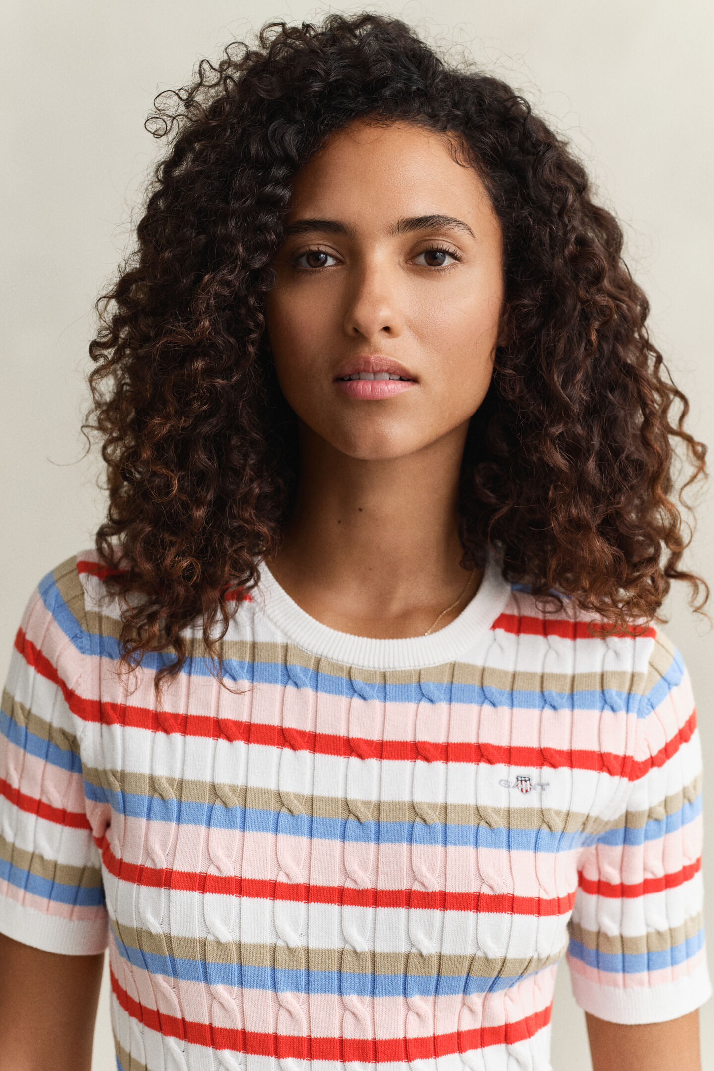 Randig kabelstickad kort&auml;rmad tr&ouml;ja