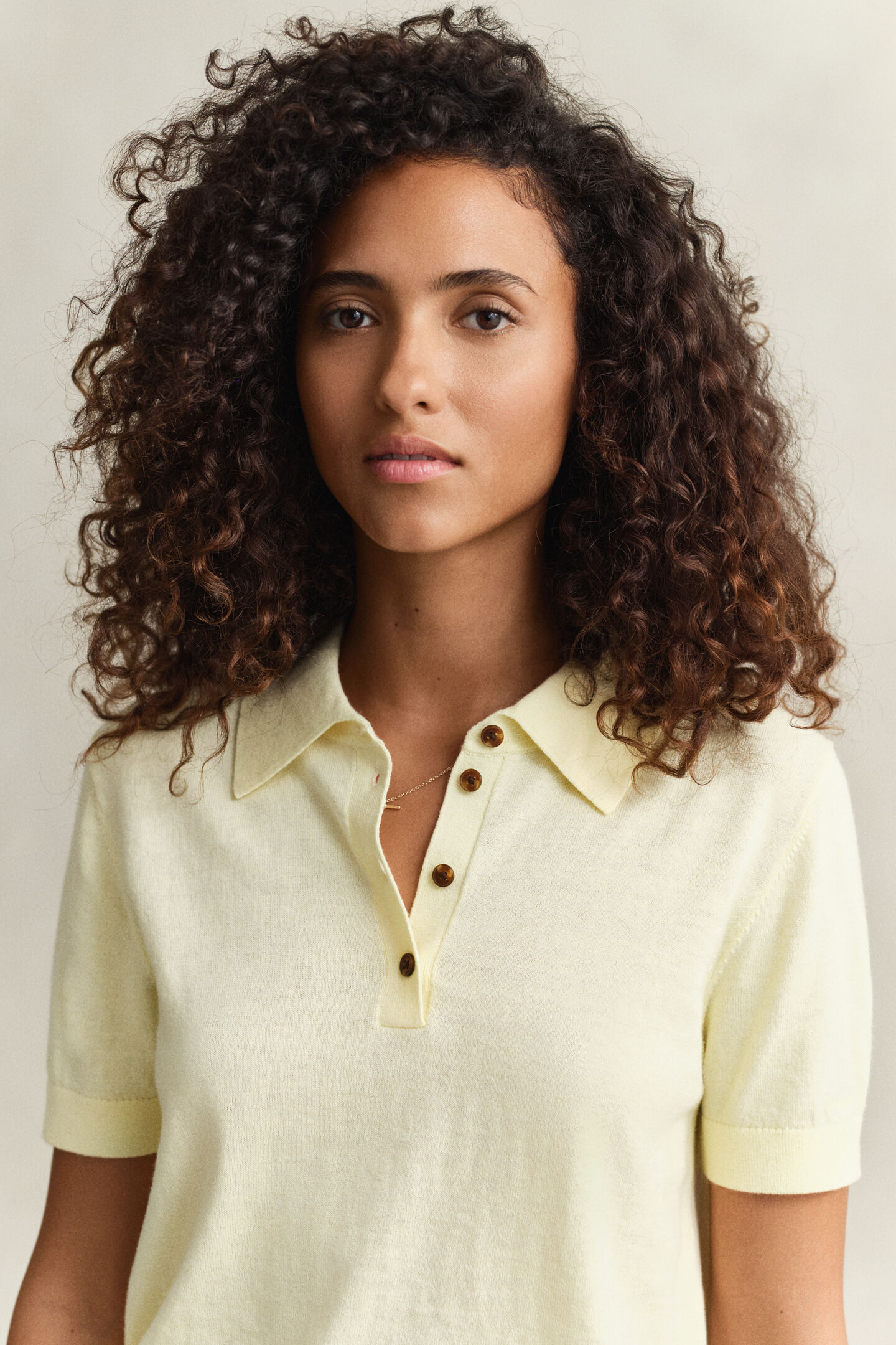 Kort&auml;rmad stickad Rugger