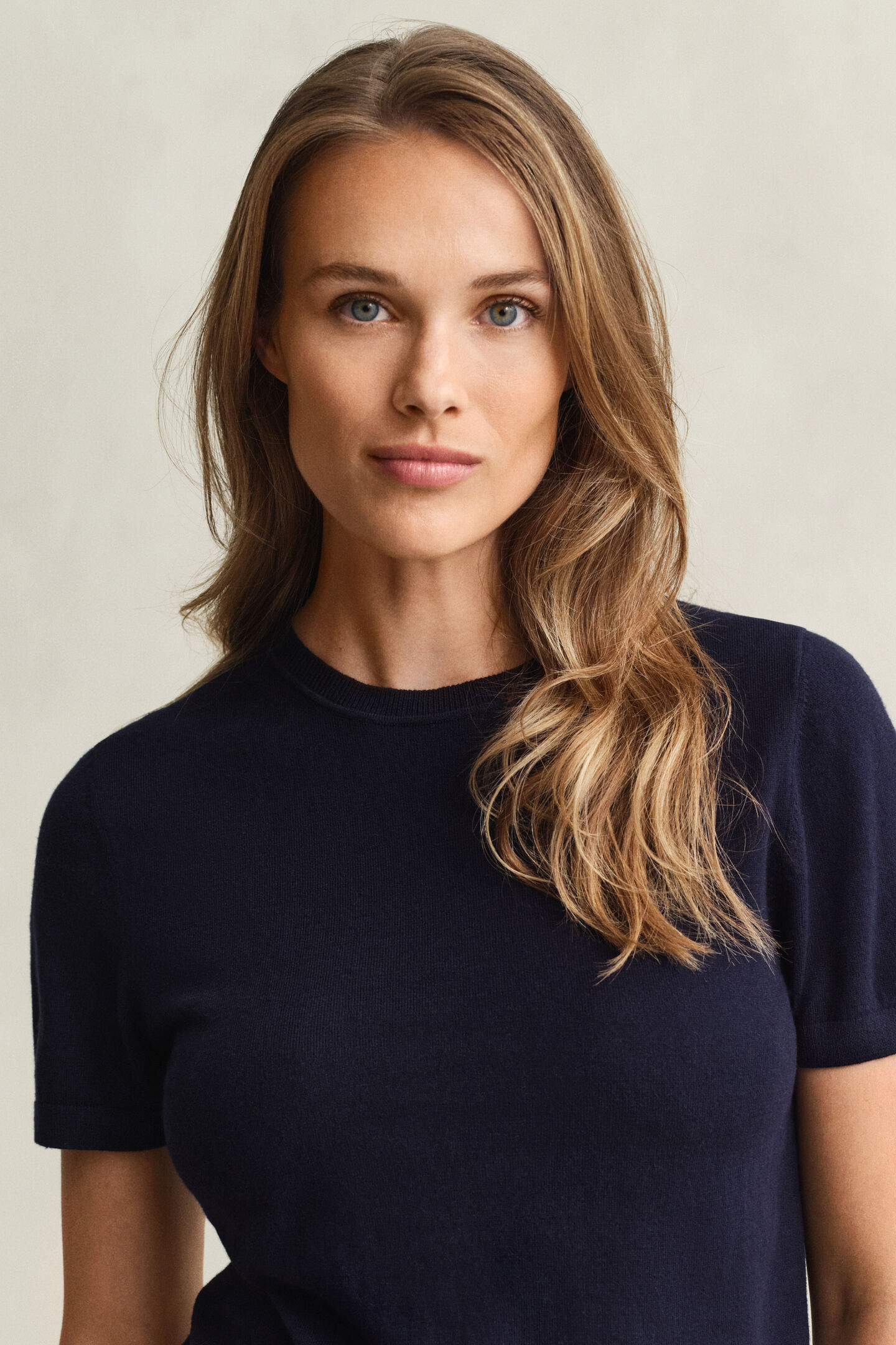 L&auml;tt kort&auml;rmad rundhalsad tr&ouml;ja