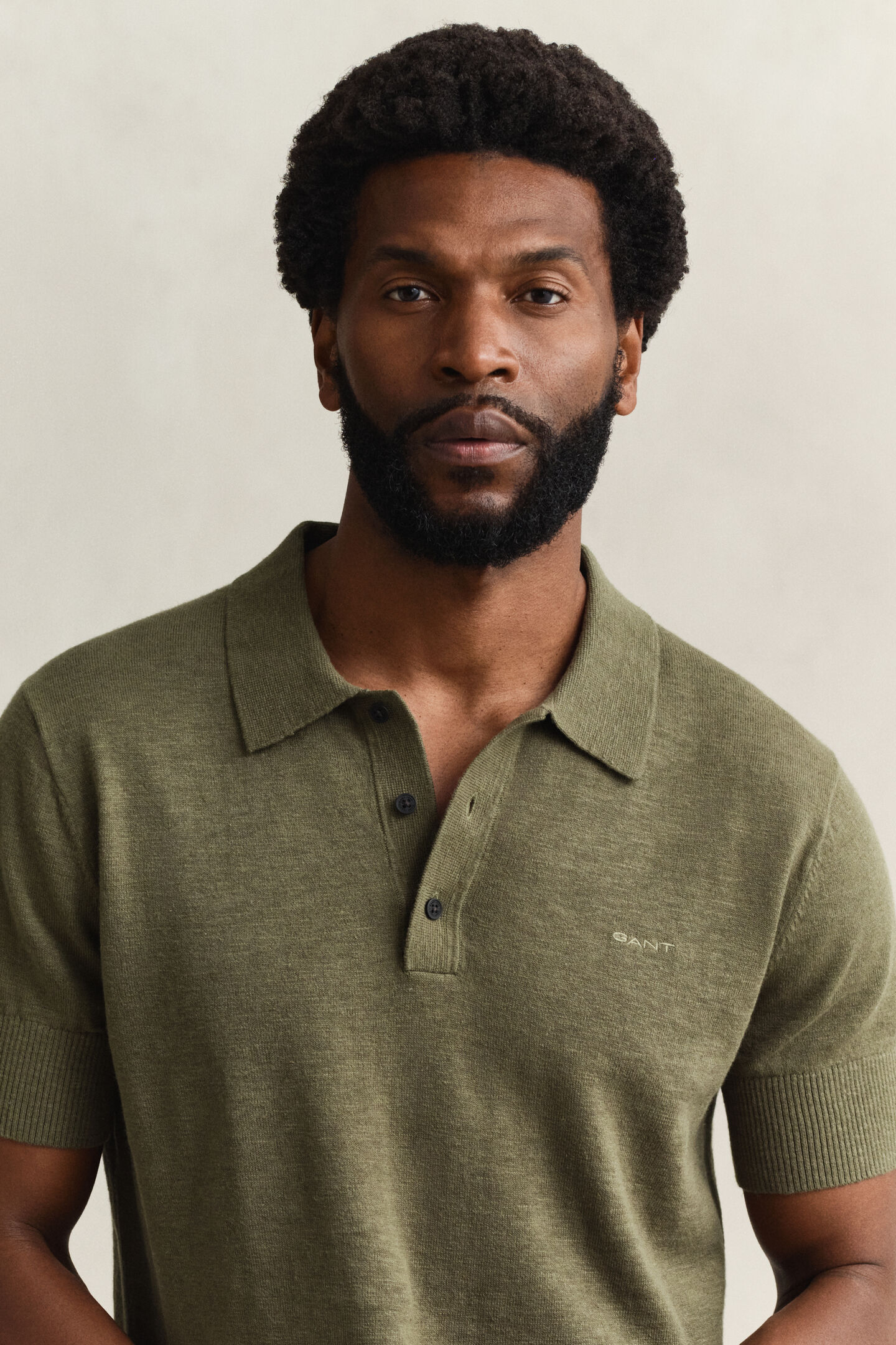 Kort&auml;rmad pik&eacute;tr&ouml;ja i grovspunnen bomullsblandning