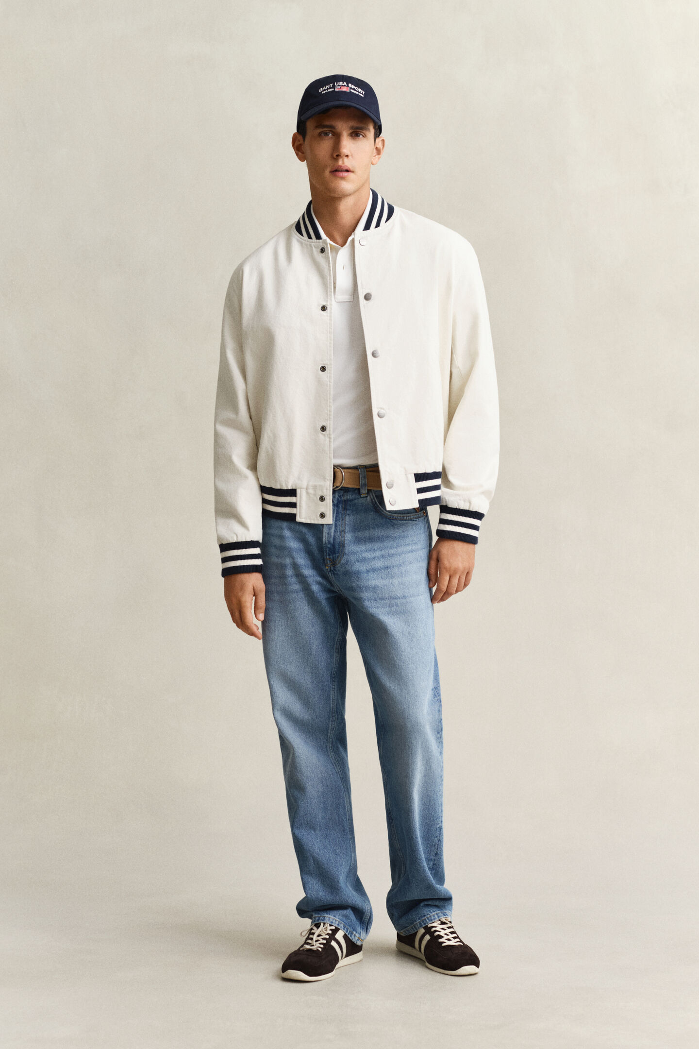 Slim fit Shield pik&eacute;tr&ouml;ja