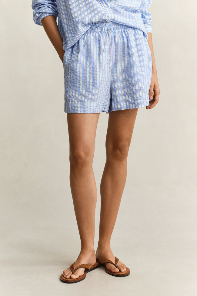 Randiga shorts i b&auml;ckeb&ouml;lja