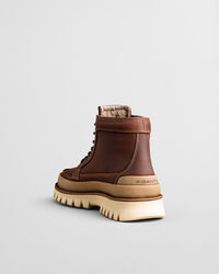 Nebrada medelh&ouml;ga l&auml;derboots