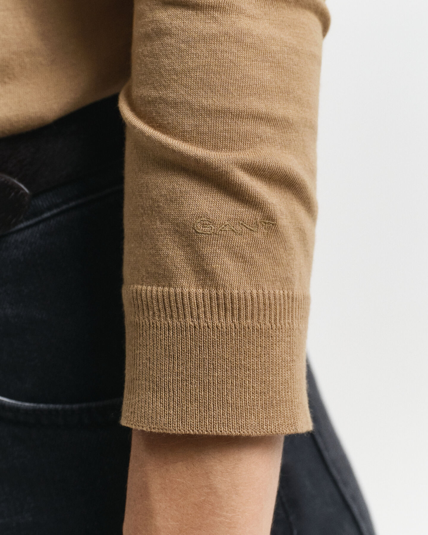 L&aring;ng&auml;rmad s&ouml;ml&ouml;s pik&eacute;tr&ouml;ja med knappar