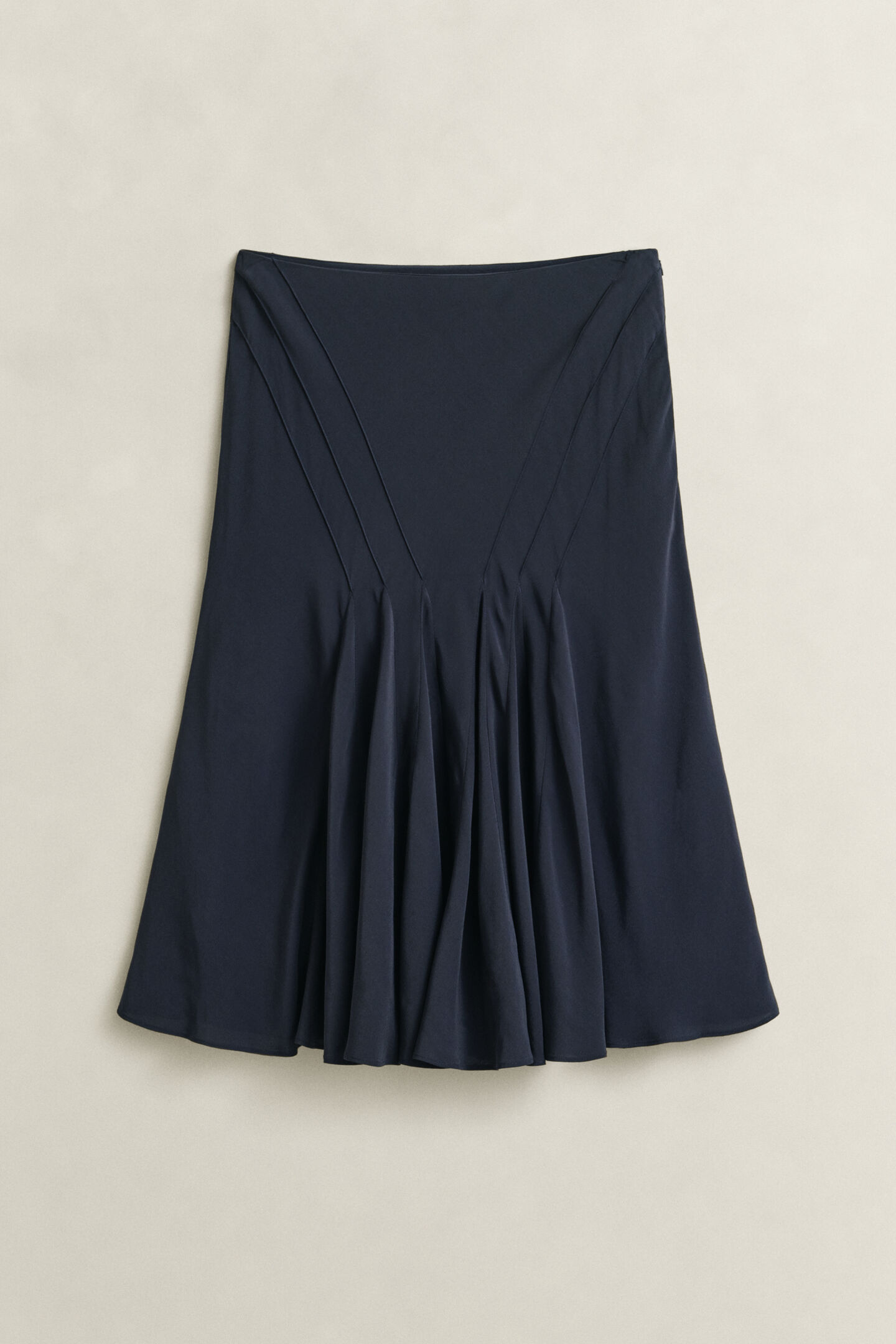 Utsv&auml;ngd snedskuren kjol