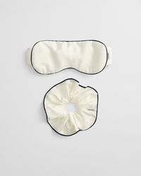 Sovmask och scrunchie i silke i presentf&ouml;rpackning