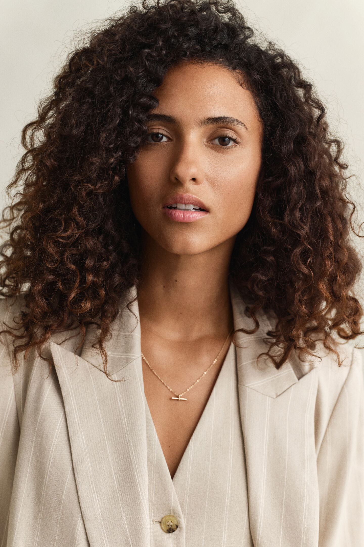 Kritstrecksrandig kavaj i linneblandning