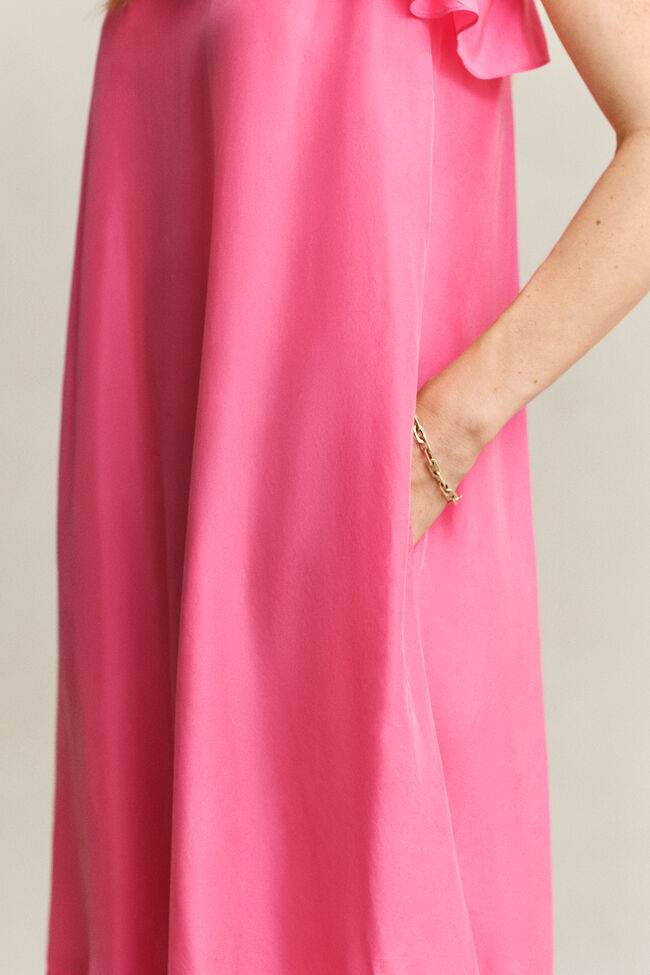 Midikl&auml;nning i silke med smala axelband