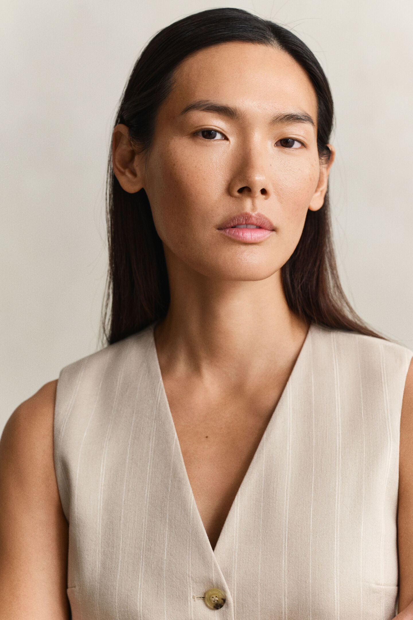 Kritstrecksrandig v&auml;st i linneblandning