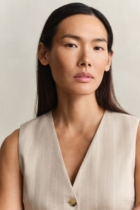 Kritstrecksrandig v&auml;st i linneblandning