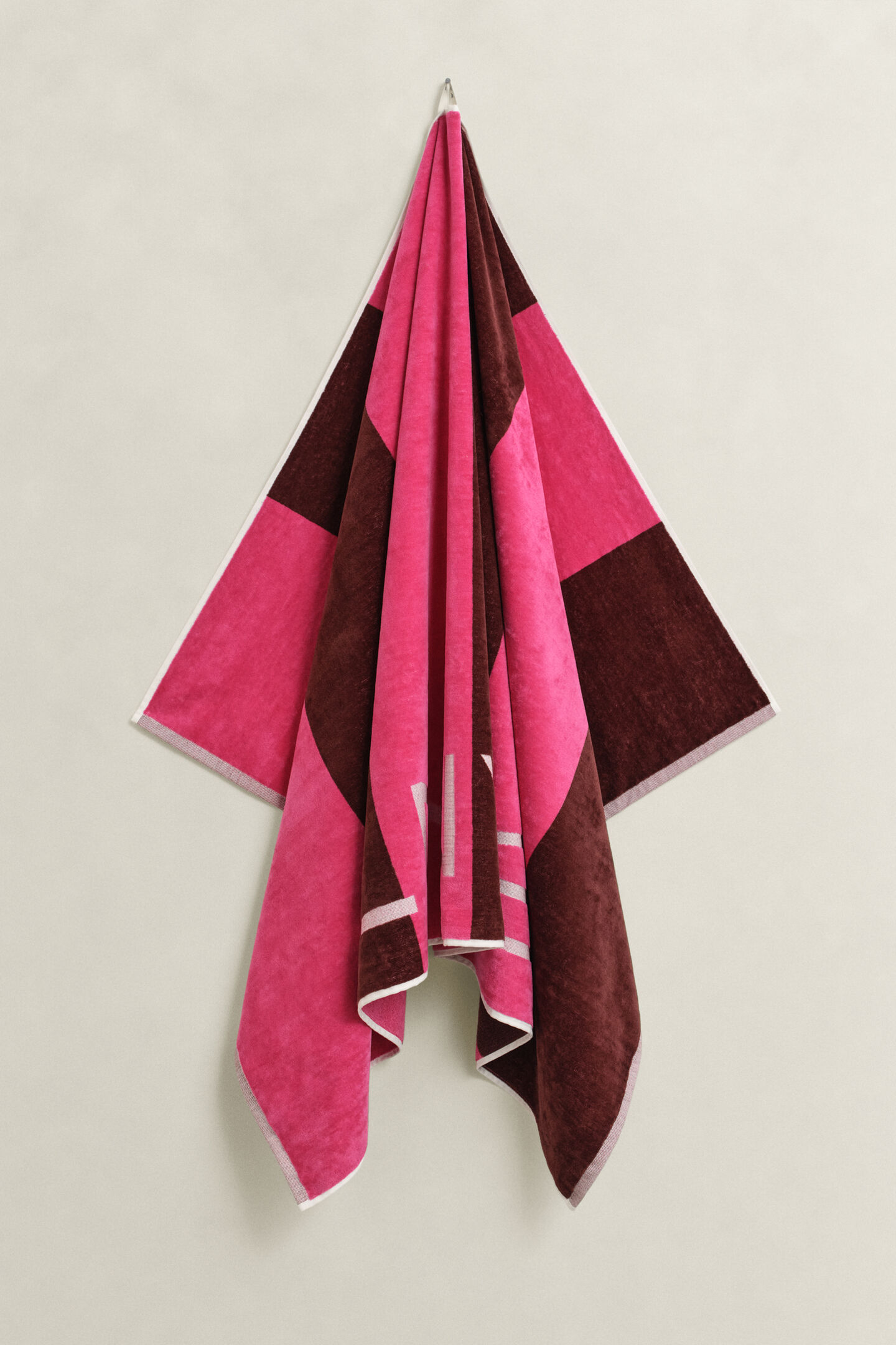 Strandhandduk med blockr&auml;nder