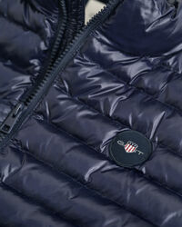 Teens glansig l&auml;tt vadderad v&auml;st