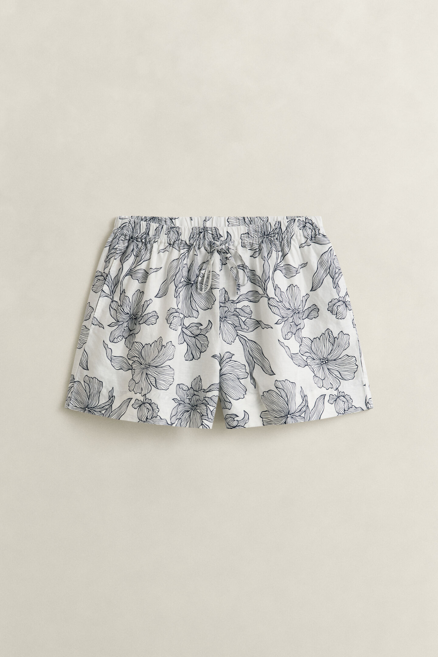 Blommiga linneshorts