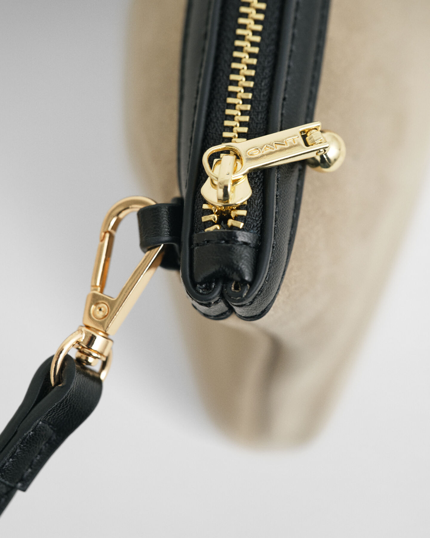 Axelremsv&auml;ska i mocka