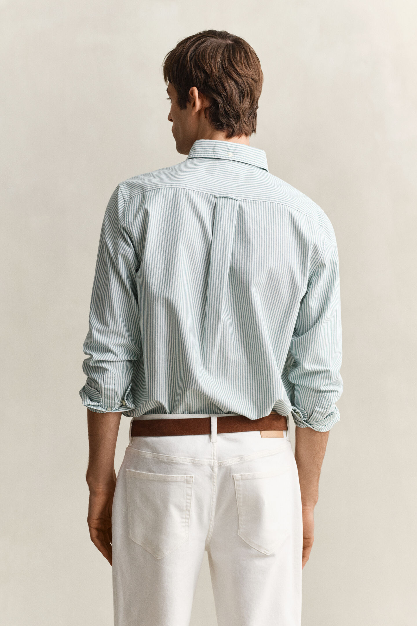 Klassisk oxfordskjorta med mellanbreda r&auml;nder