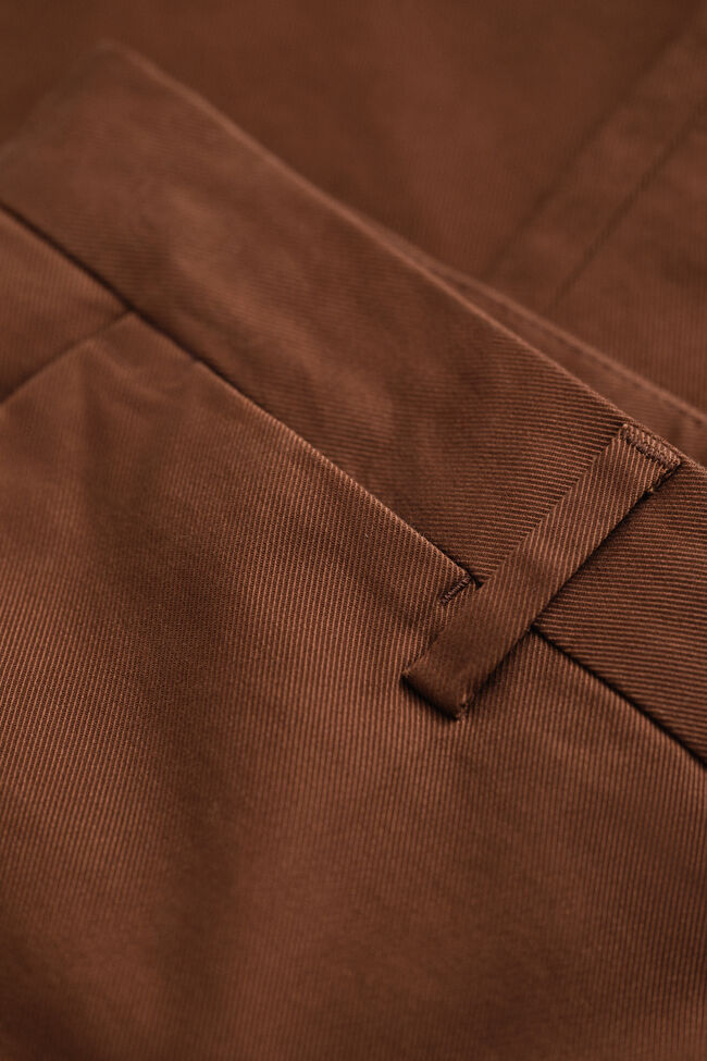Eleganta chinos med slim fit