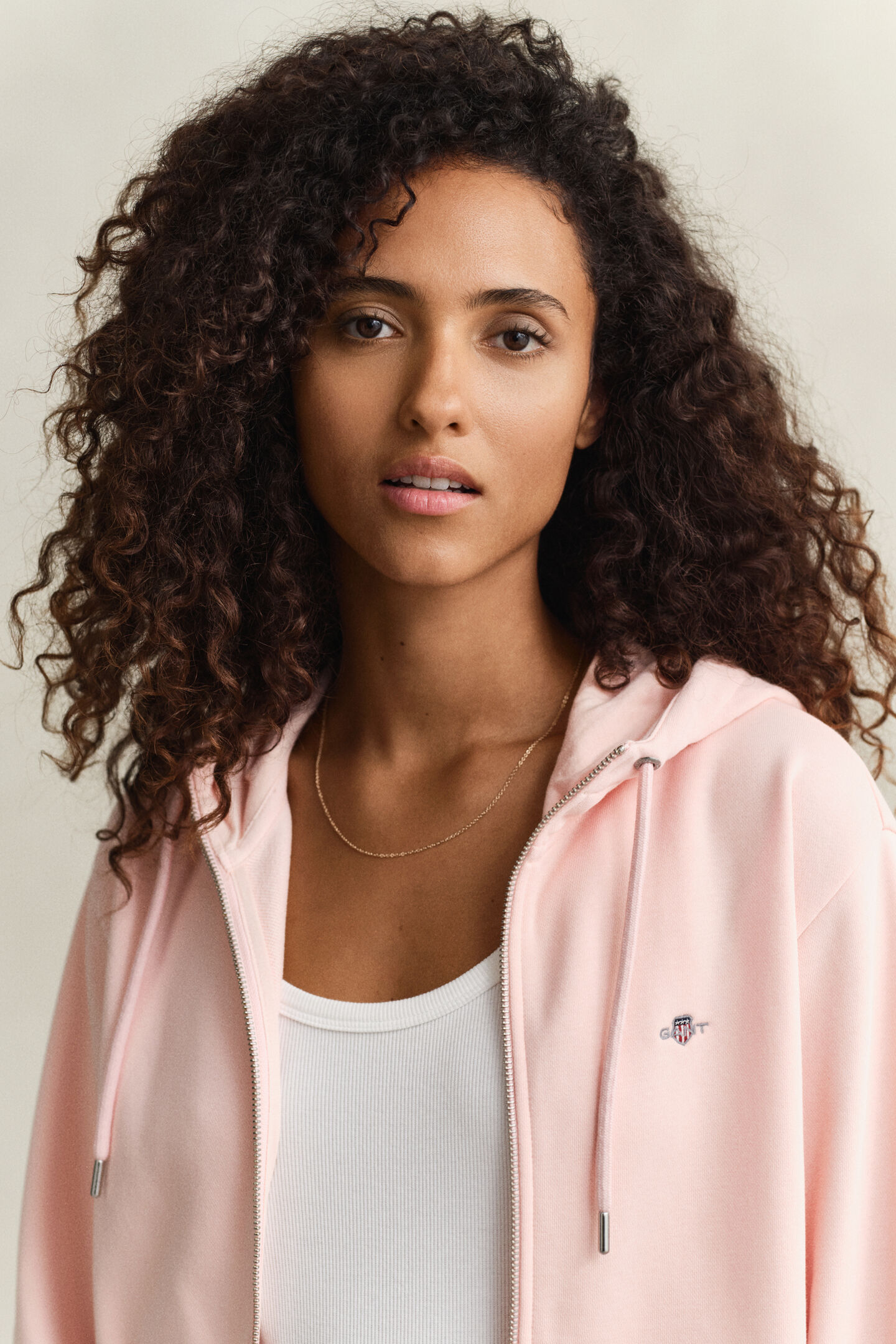 Shield hoodie med dragkedja