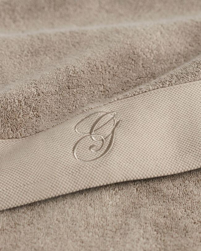 Broderad handduk 70 x 140