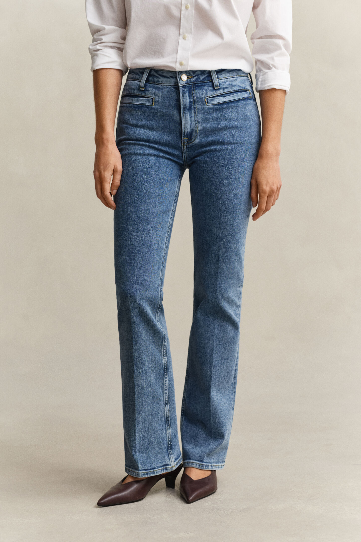 Utst&auml;llda jeans med monogram