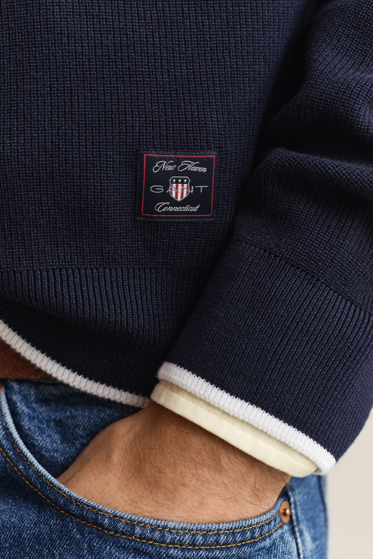 Ribbstickad bomullstr&ouml;ja med half-zip