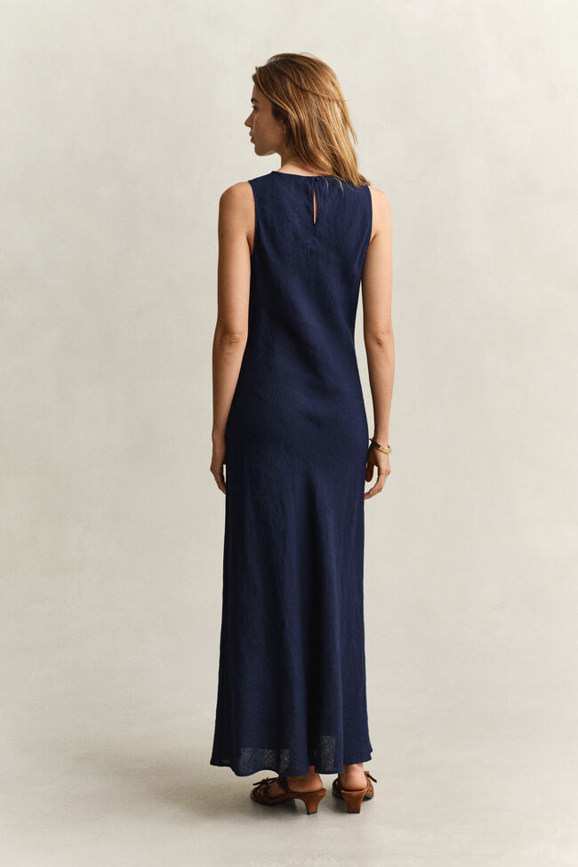 Snedskuren midikl&auml;nning i linne