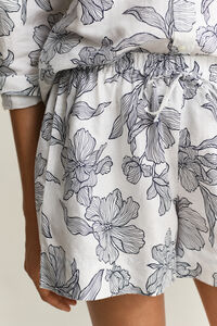 Blommiga linneshorts