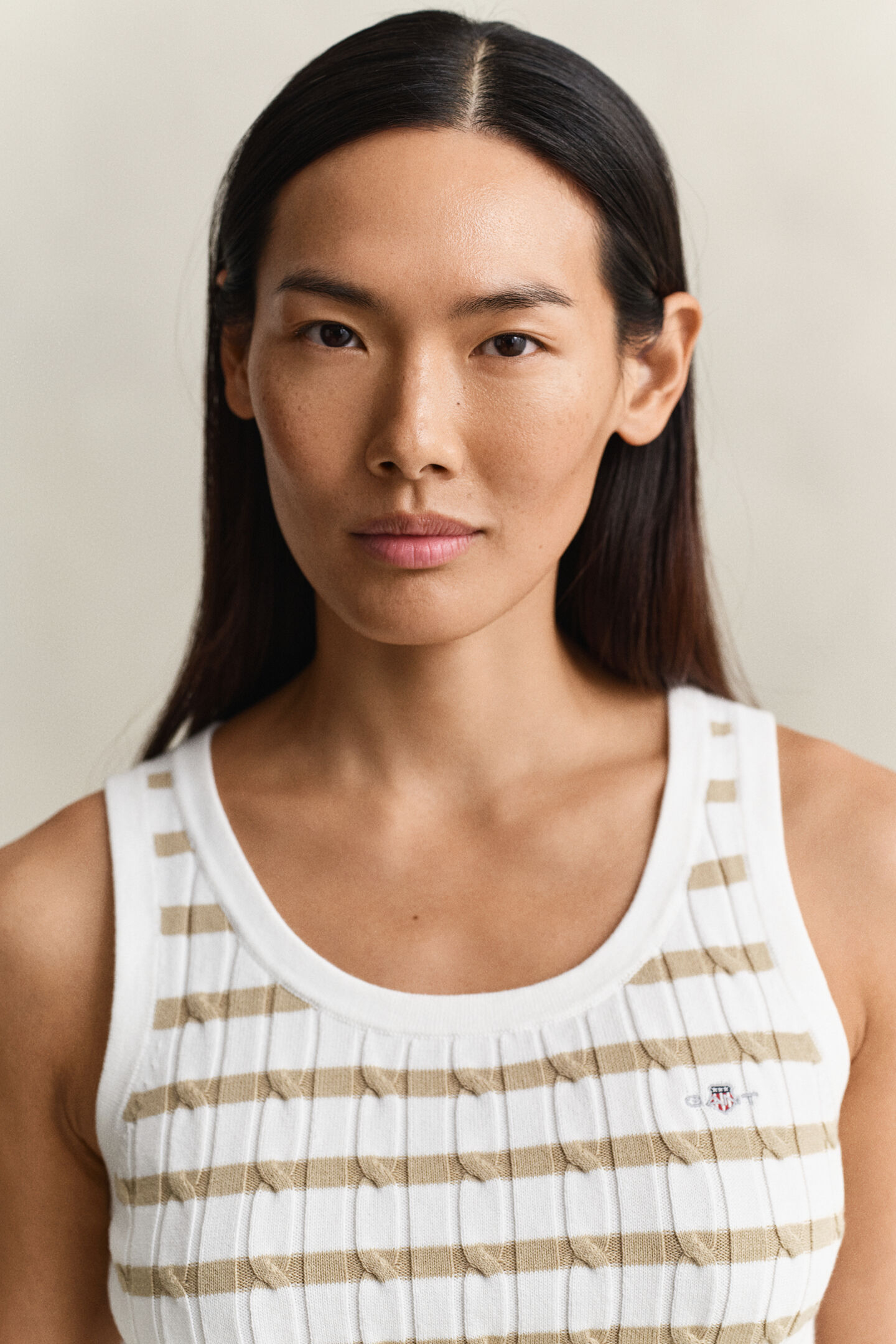 Randigt kabelstickat linne