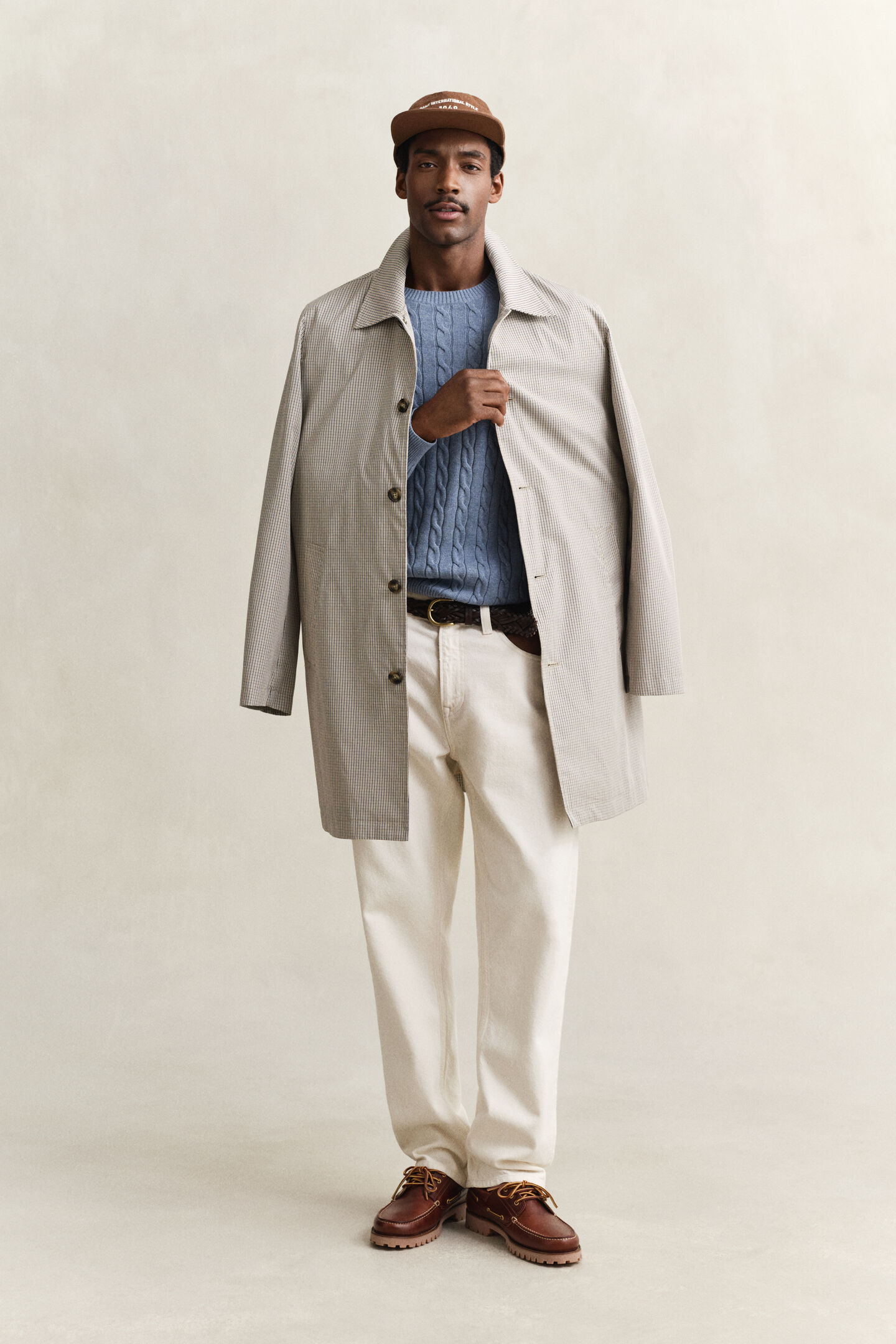 Kabelstickad bomullstr&ouml;ja med rund hals