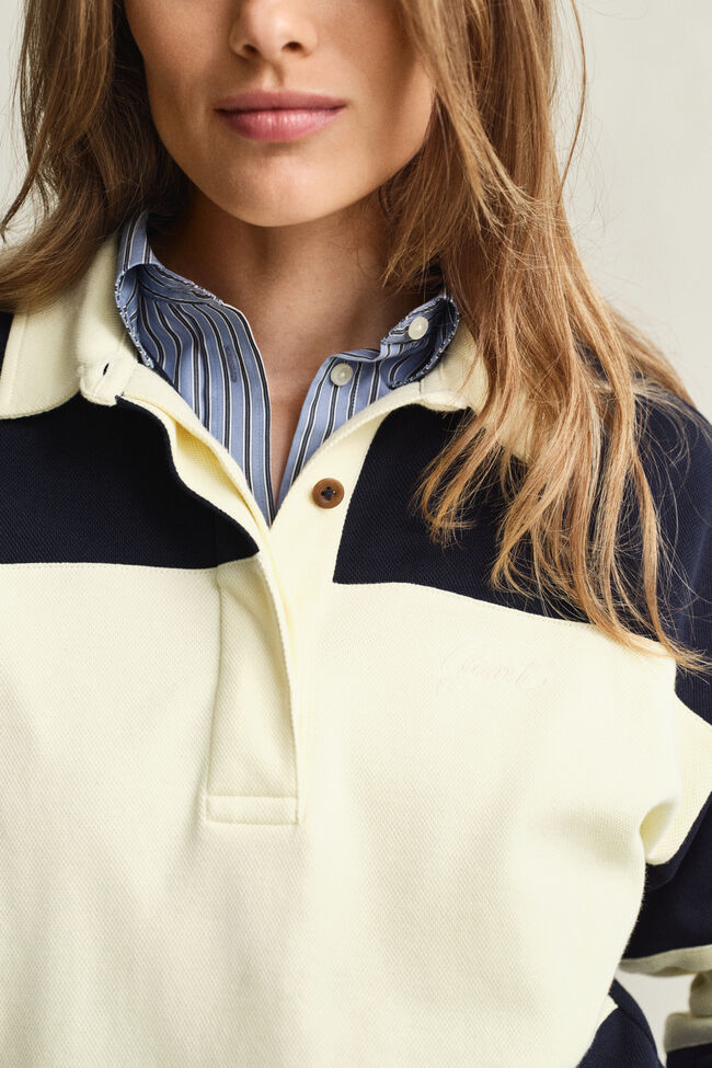 Rugger i pik&eacute;struktur med f&auml;rgblock