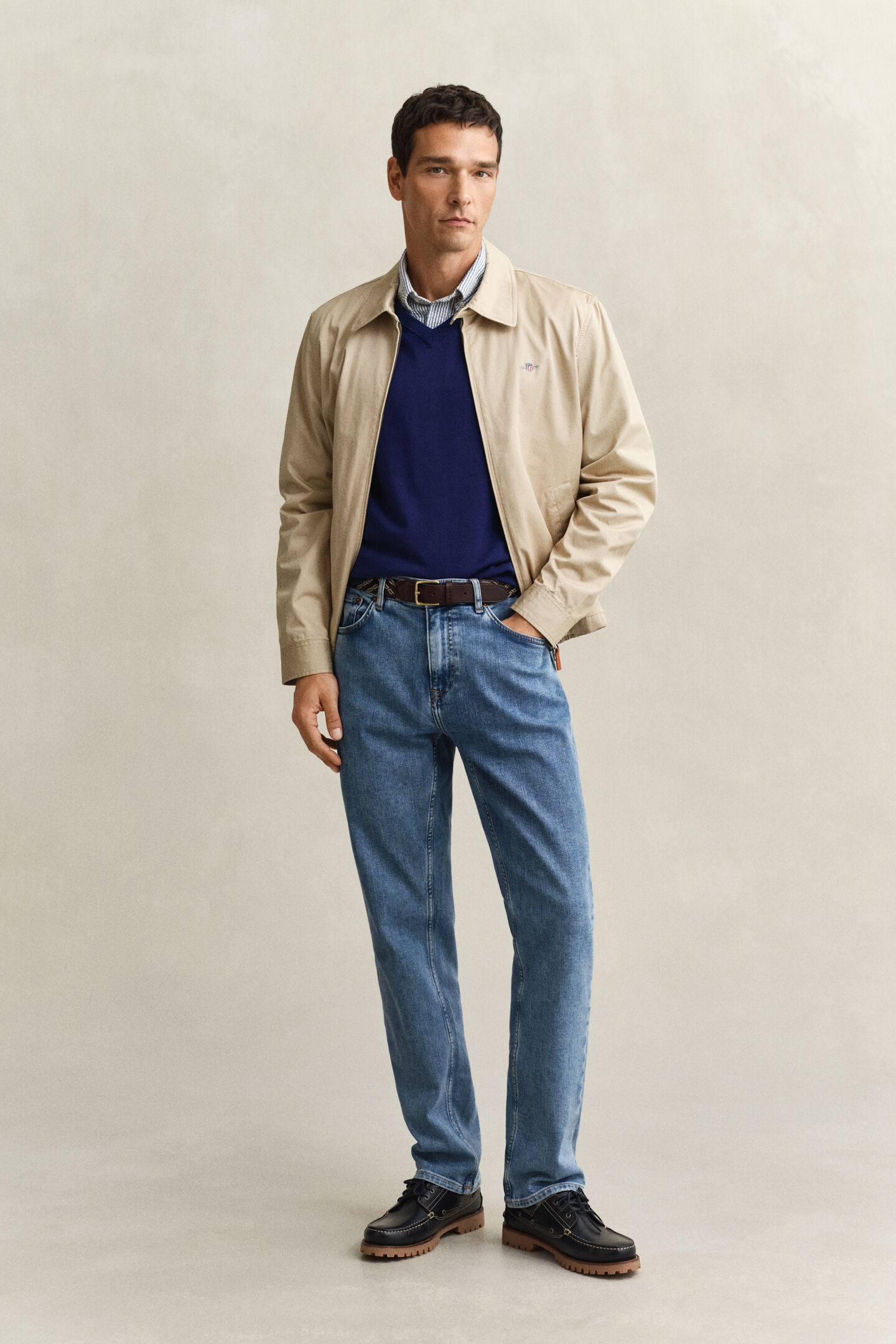 Klassisk V-ringad bomullstr&ouml;ja