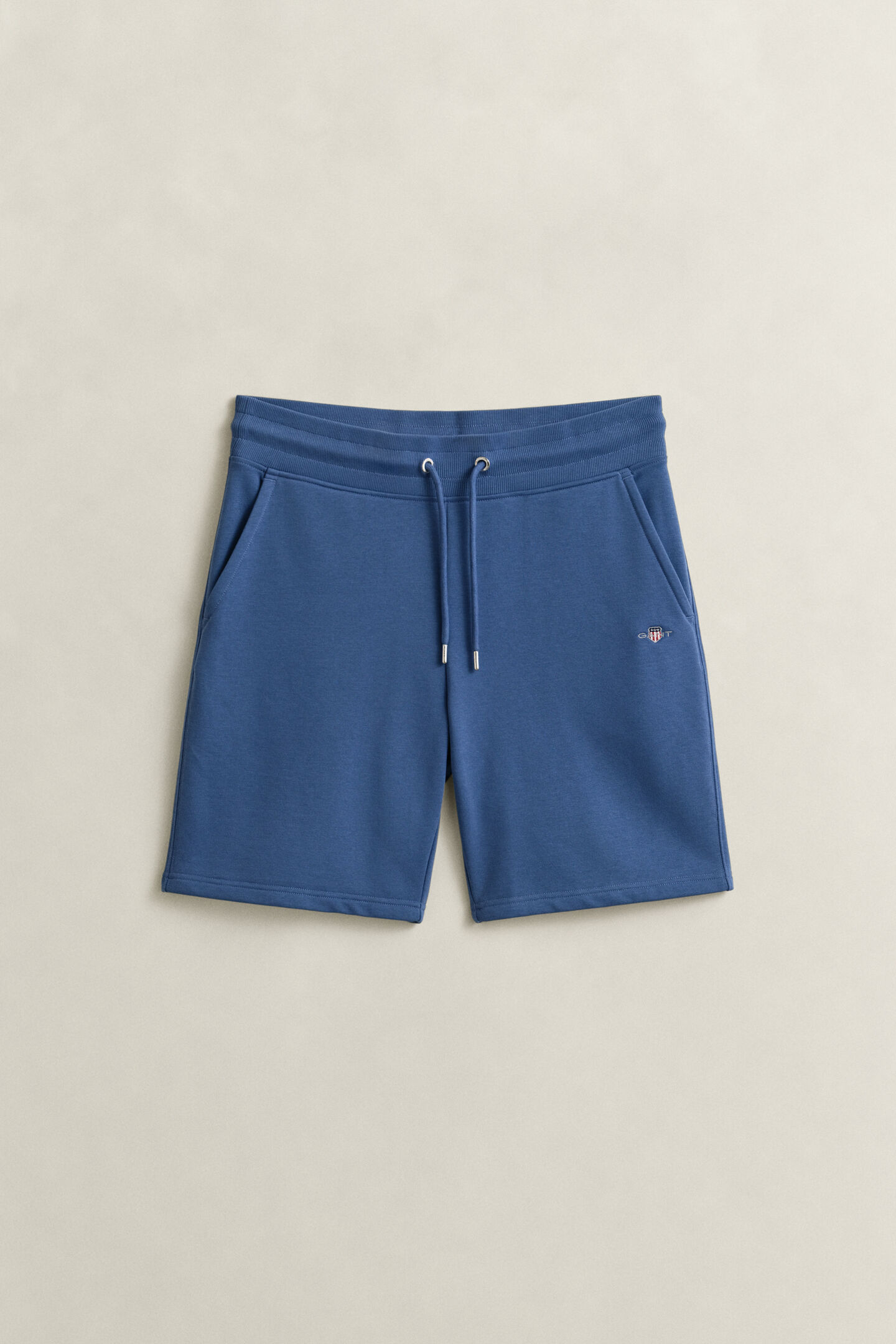 Sweatshorts med sk&ouml;ldemblem