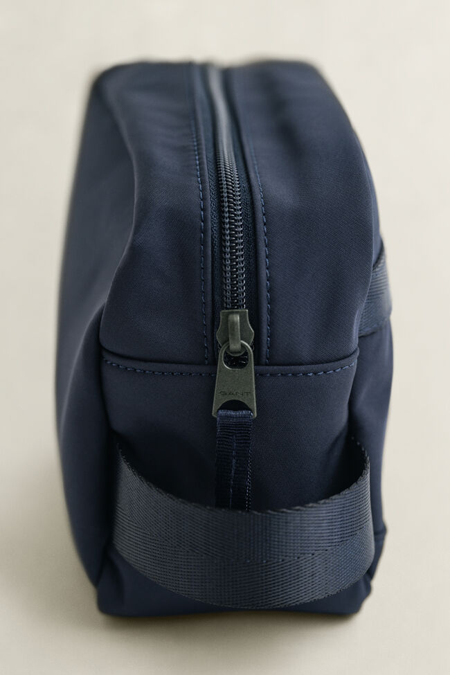 Essential necess&auml;r